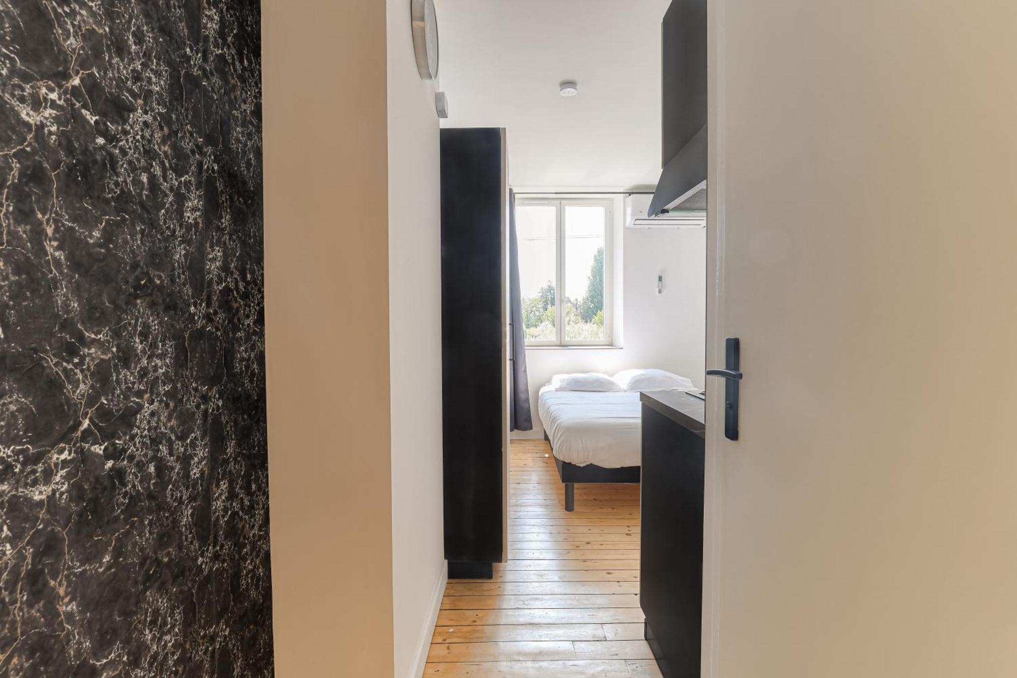 Le Berlin - Les Appartements De L'Olivier Loyettes Exterior photo